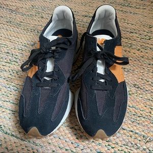 New Balance 327 Sneakers